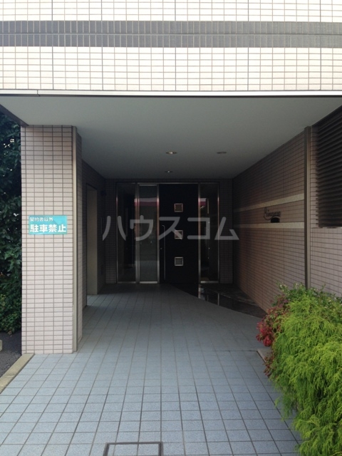 22/29 エントランス