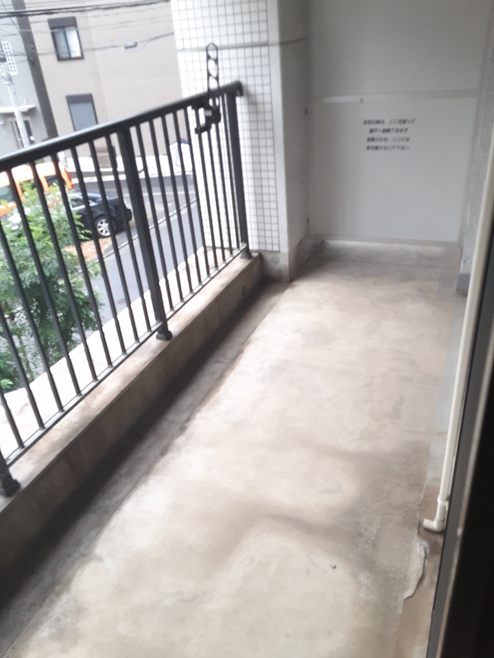 19/28 バルコニー