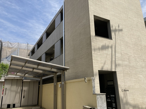 15/23 エントランス