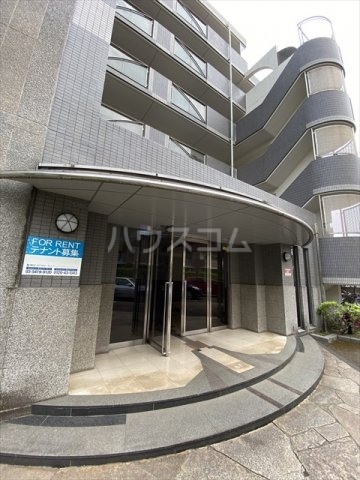 25/29 エントランス