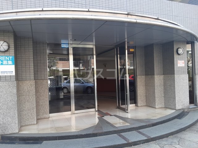 26/30 エントランス