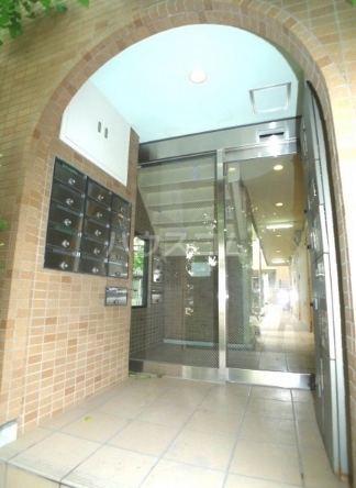 22/30 エントランス