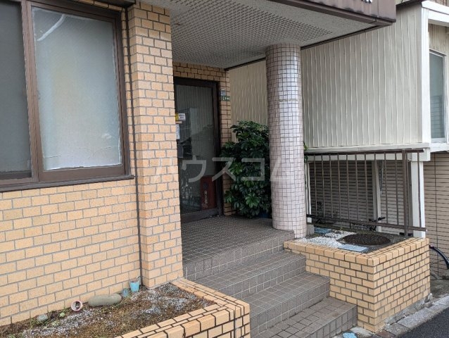 26/30 エントランス