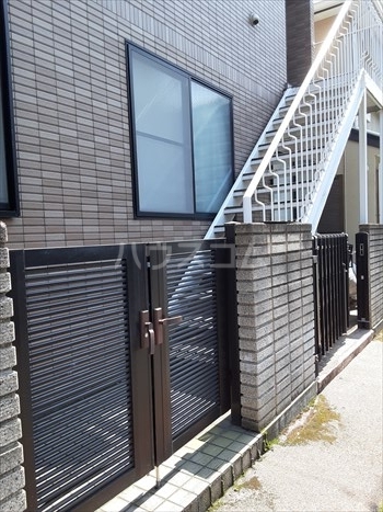 2/3 エントランス