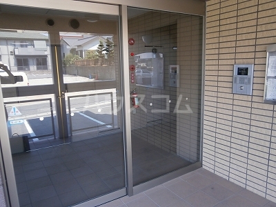 22/30 エントランス