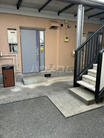 2/5 エントランス