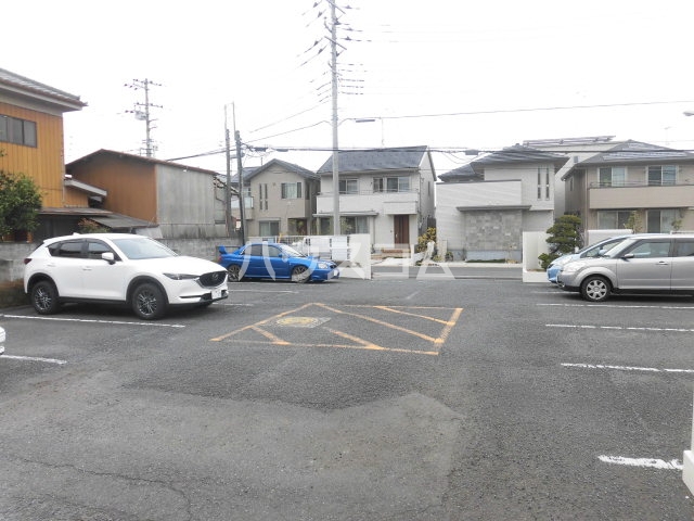 16/17 駐車場
