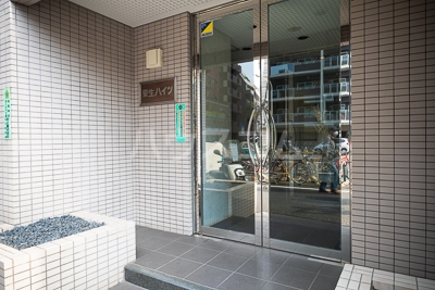 8/10 エントランス