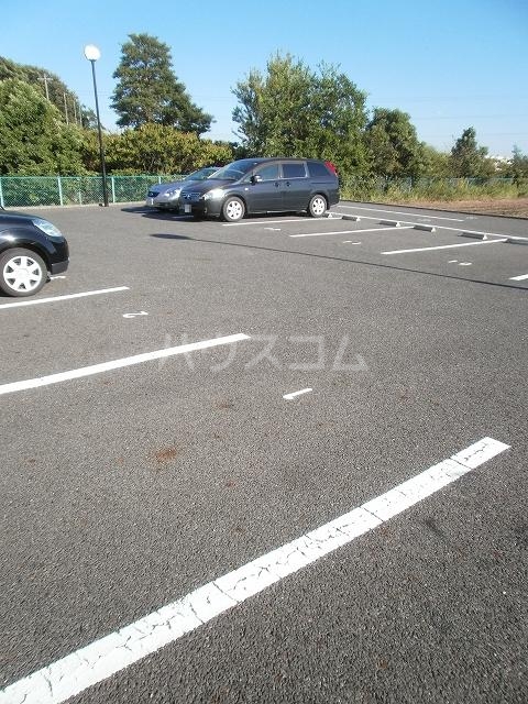 22/30 駐車場