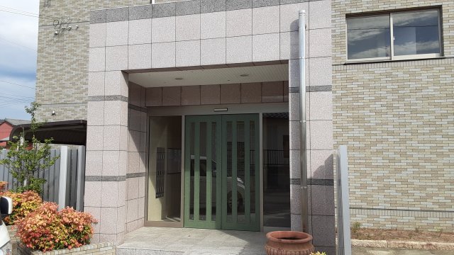 2/5 エントランス