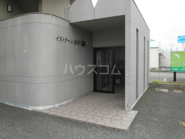 21/30 エントランス