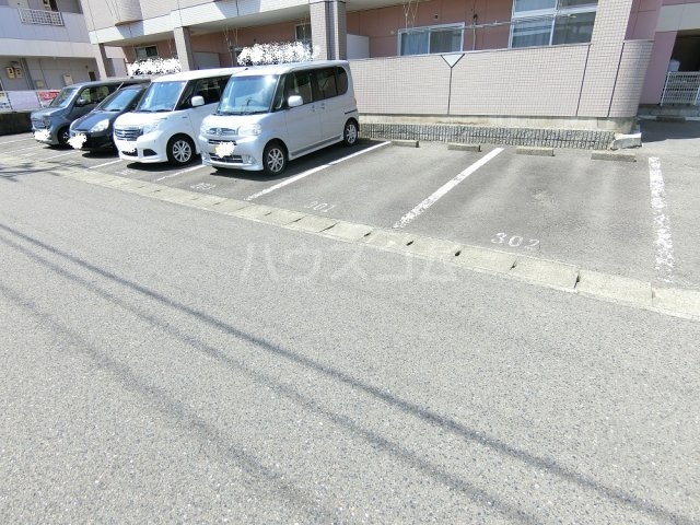 2/5 駐車場