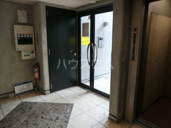 17/26 エントランス