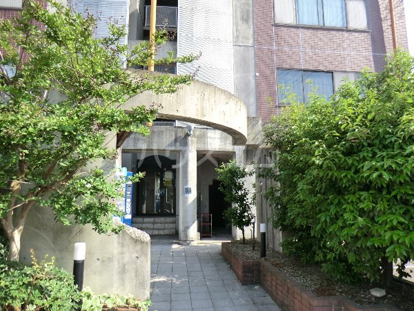 16/26 エントランス