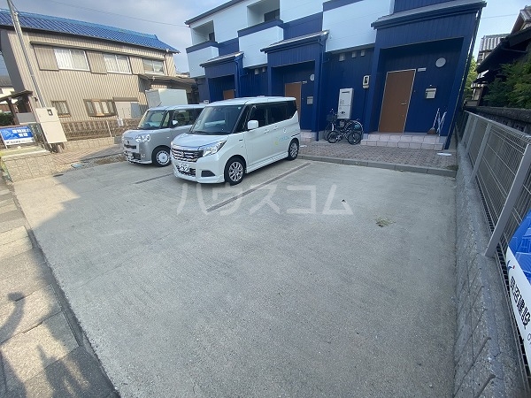 2/7 駐車場