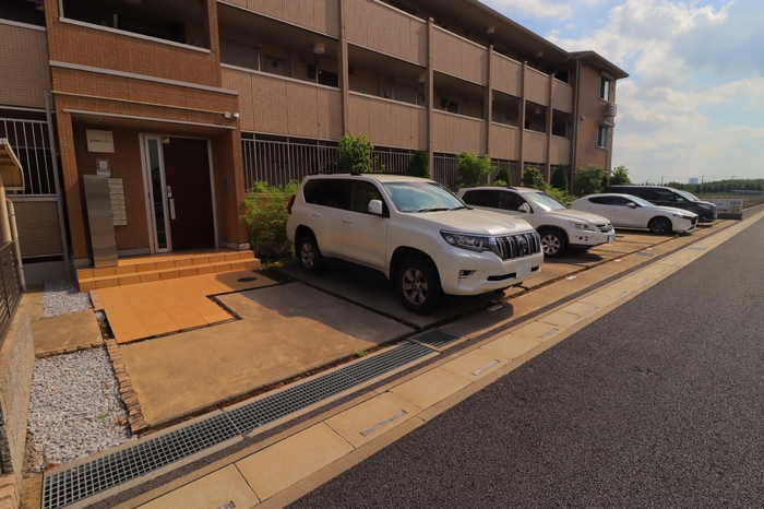 18/21 駐車場