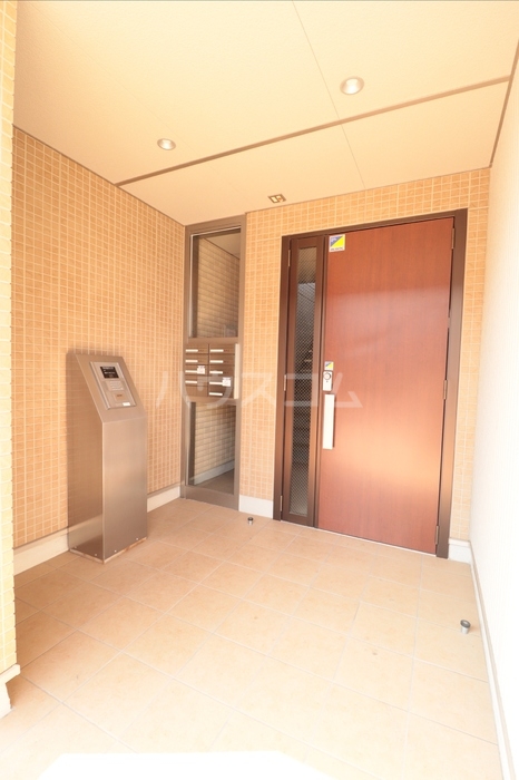 15/26 エントランス