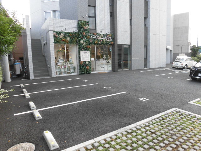 18/26 駐車場