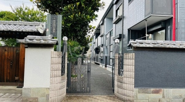 17/19 エントランス