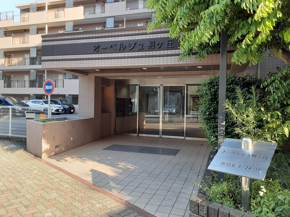 18/25 エントランス