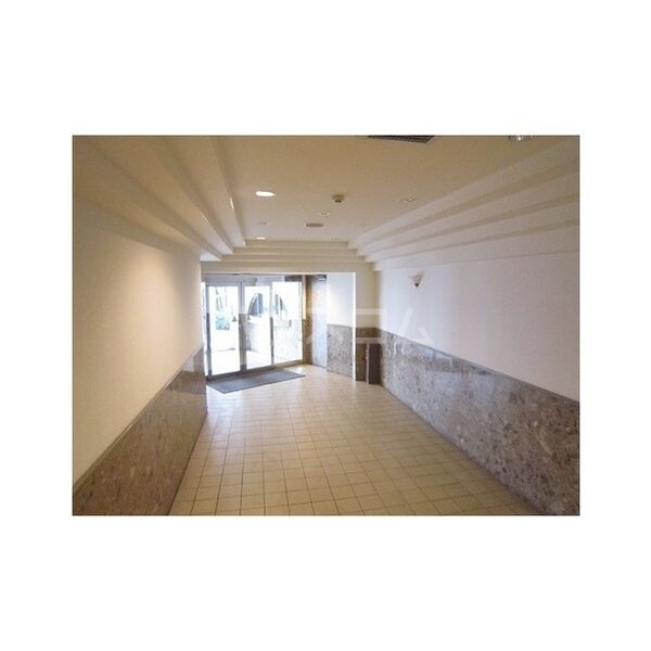 2/2 エントランス