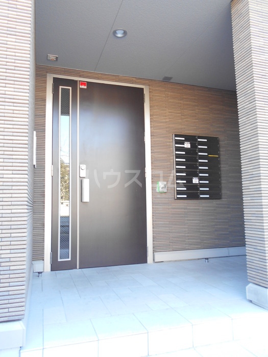 17/25 エントランス