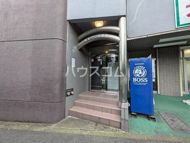 21/29 エントランス