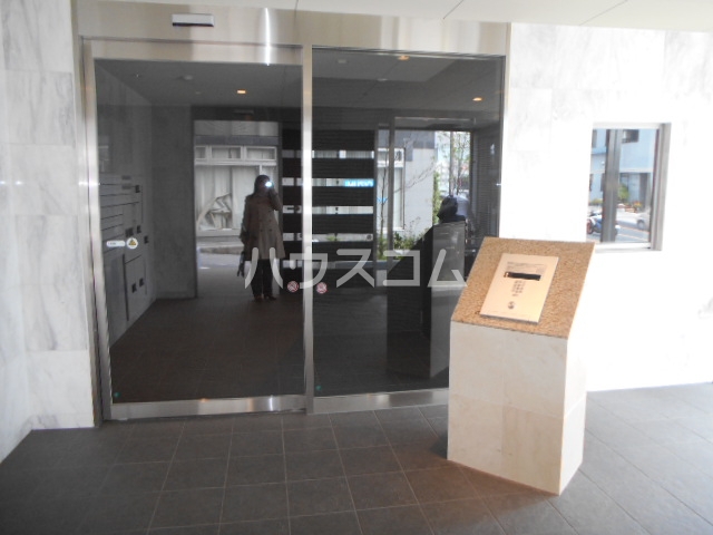 20/26 エントランス