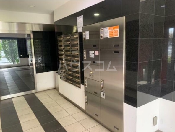 15/17 エントランス