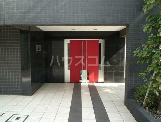 2/4 エントランス