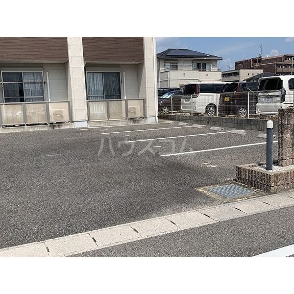 14/23 駐車場