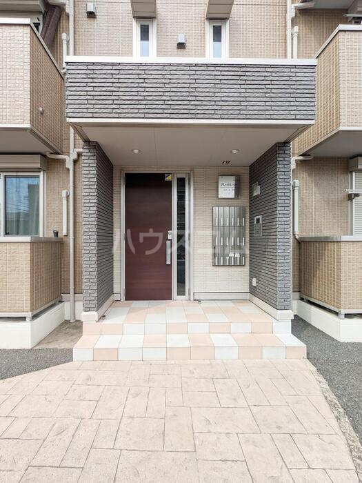 15/21 エントランス