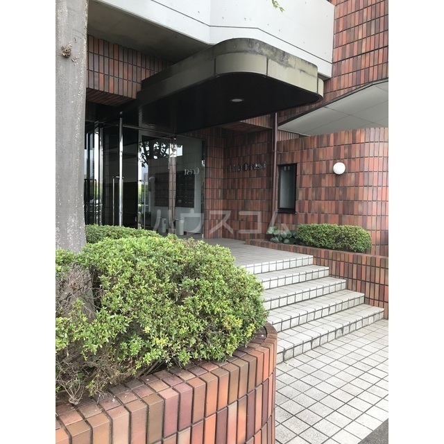 14/14 エントランス