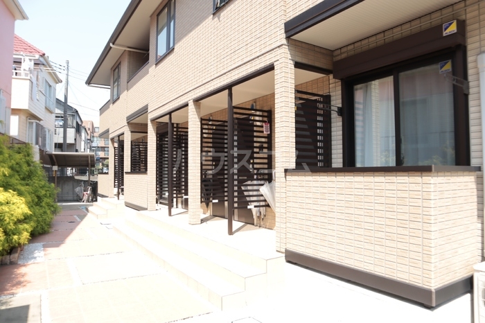 14/20 エントランス