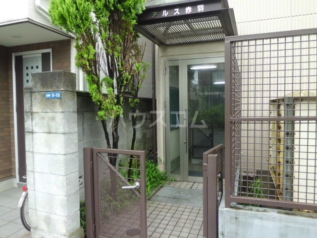 23/30 エントランス