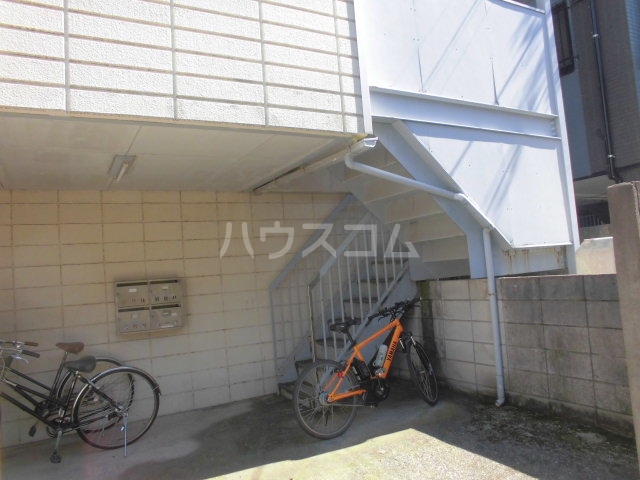 22/30 エントランス