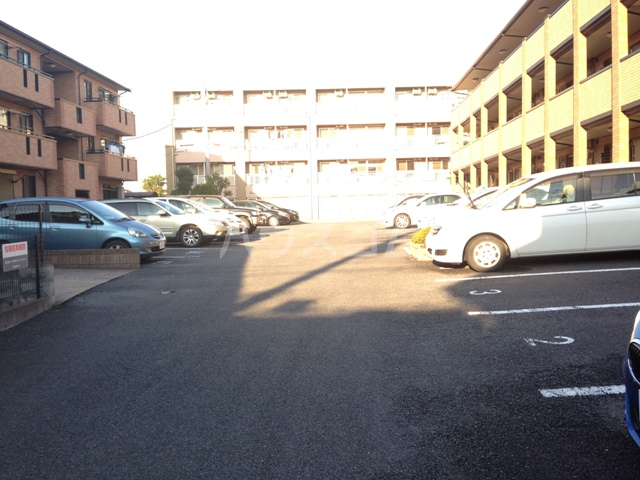 18/26 駐車場
