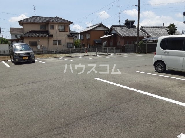 21/24 駐車場