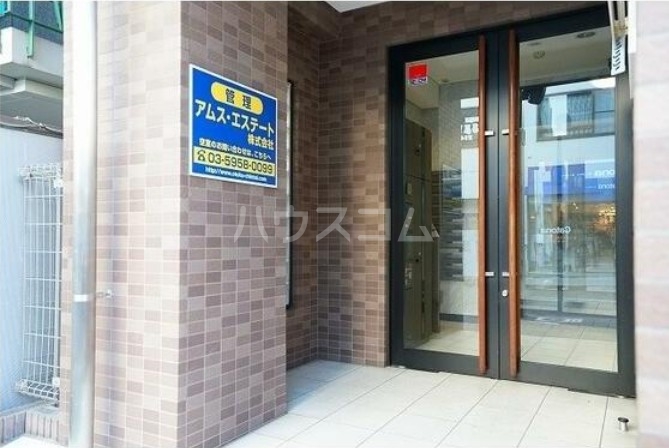 16/25 エントランス