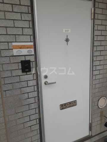 19/27 エントランス