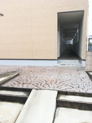 15/22 エントランス