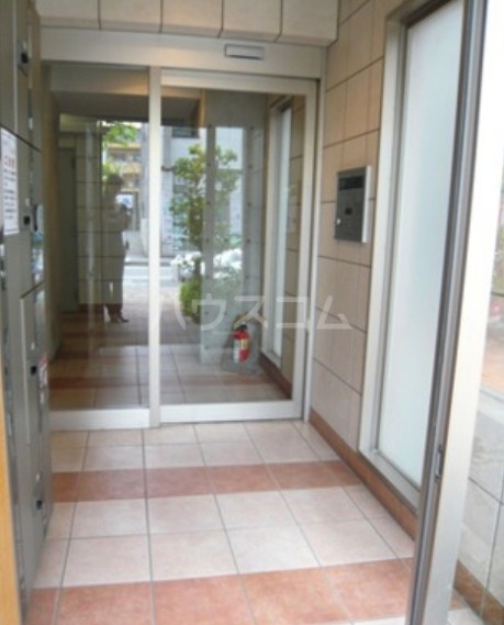 17/19 エントランス