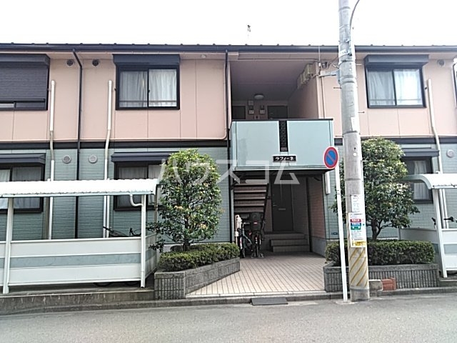 26/30 エントランス