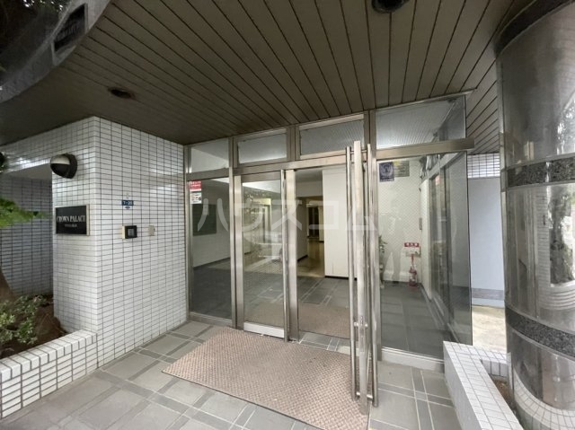 15/22 エントランス