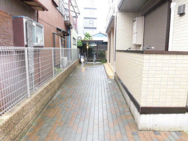 22/29 エントランス