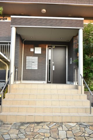 20/23 エントランス