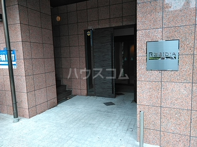 28/30 エントランス