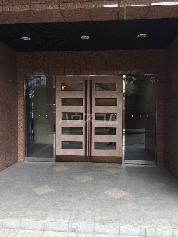 20/28 エントランス