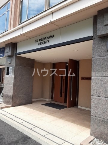 23/30 エントランス