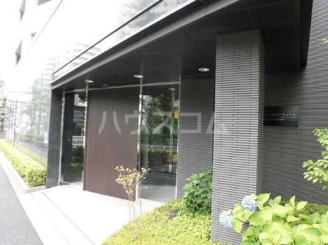 16/25 エントランス